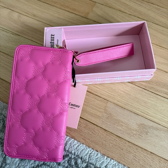 Brand new Juicy Couture Vibrant Pink Quilted Wallet - Picture 6 of 7